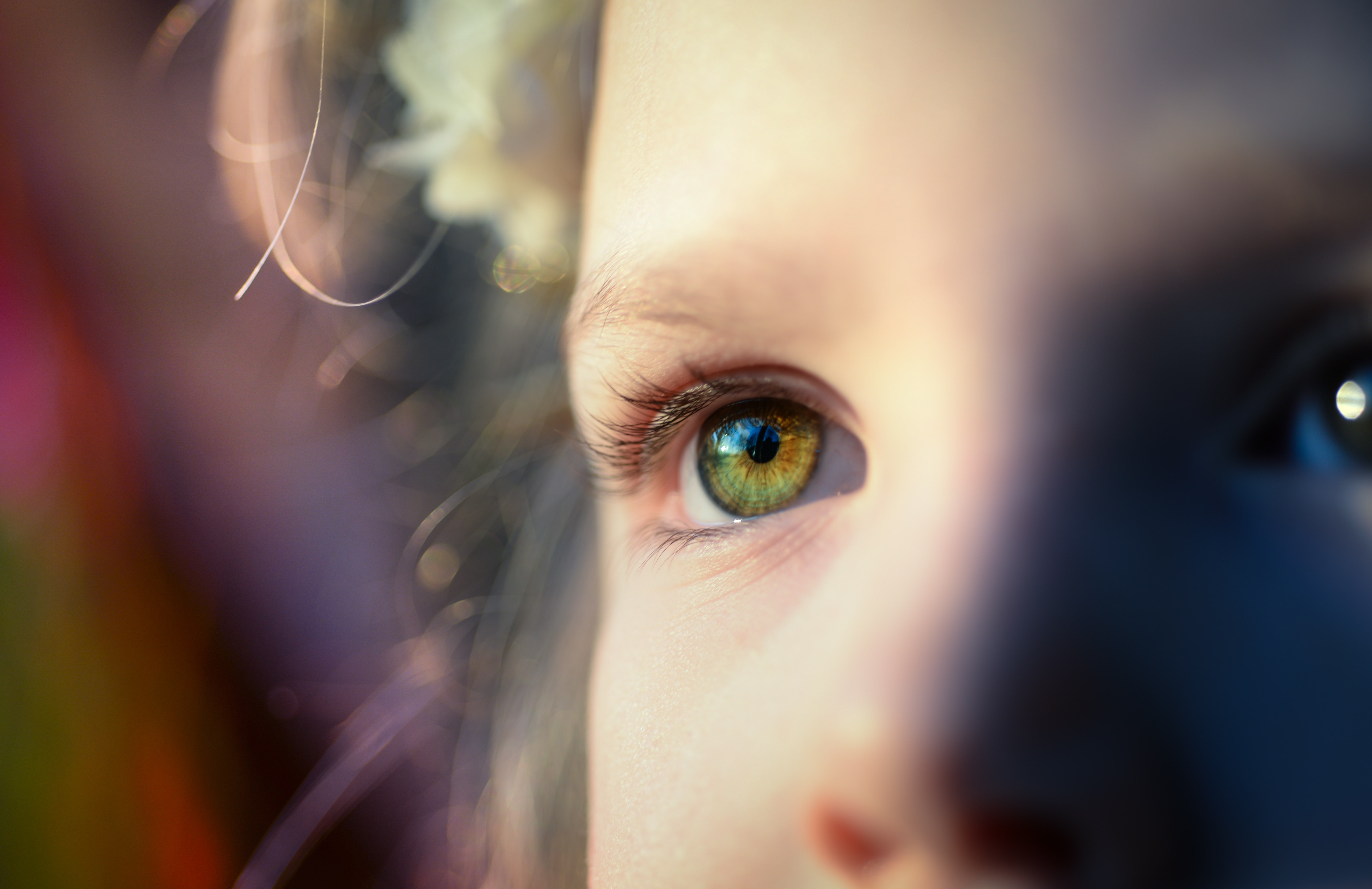 Close-up van gezicht van kindje met groene ogen