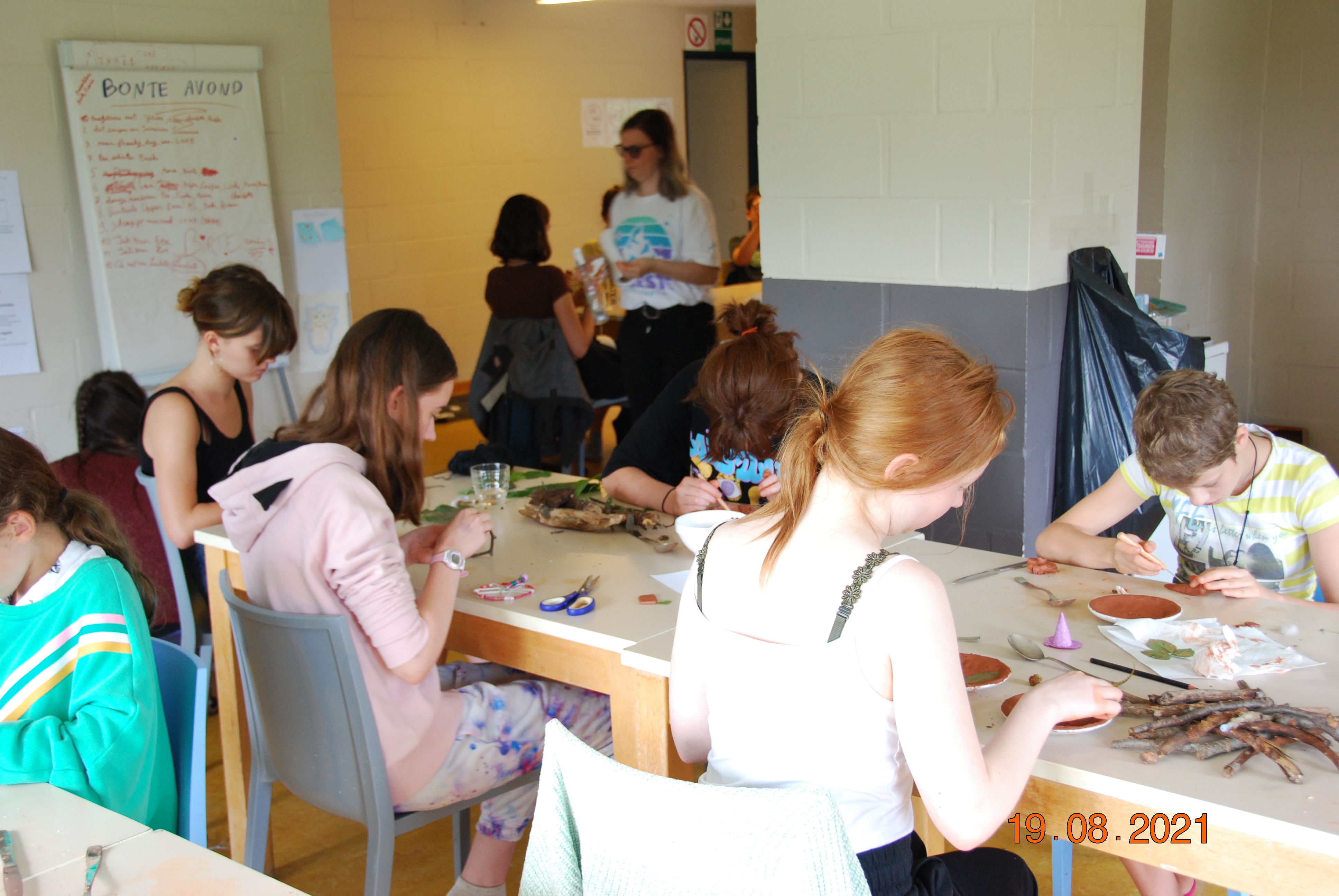 Sfeerbeeld teens creatieve activiteit